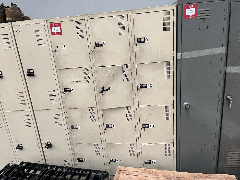 <p>3x 4 Door Storage Lockers</p>