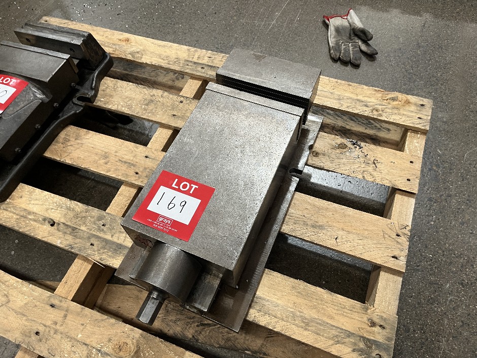 <p>Heavy Duty Machine Vice</p>