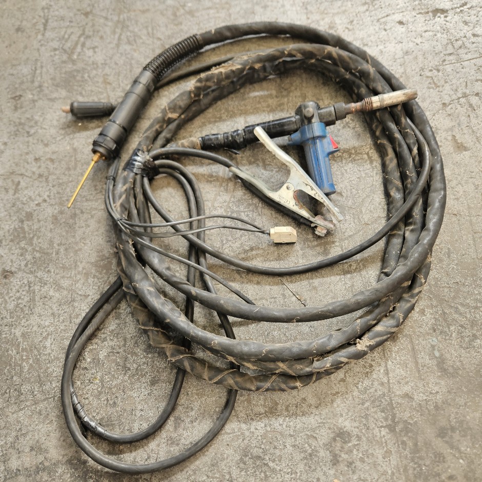 <p>Abicor Binzel PPG 26 Push-Pull mig gun 300amp - 8M</p>