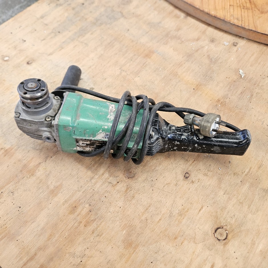 Hitachi SAT-180 is a 7-inch (180mm)