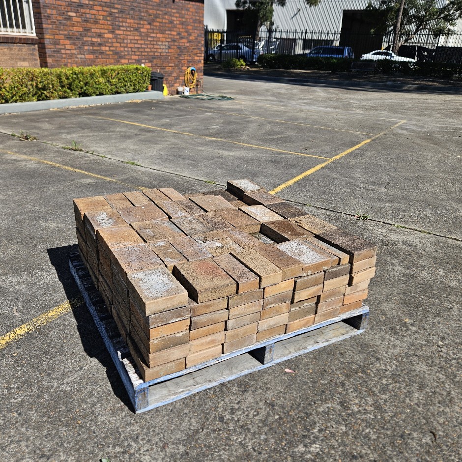 Clay Paver 230mm x 150mm Quantity 193 Full/ 17 Half Pieces