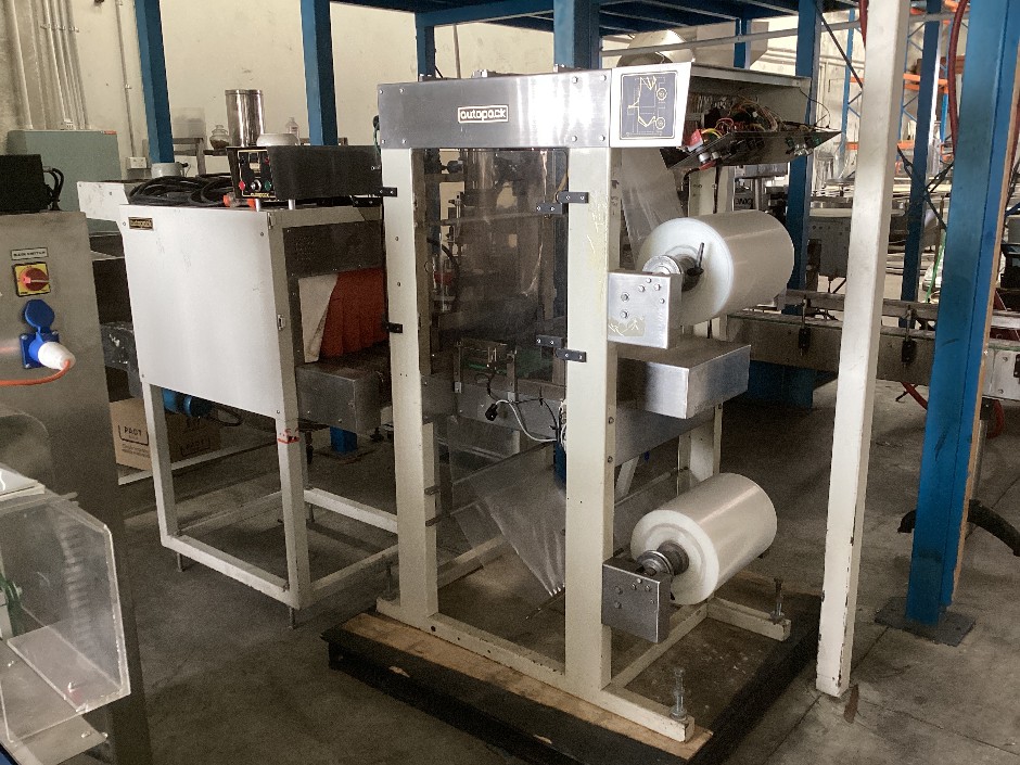 <p>AutoPack Heat Shrink Machine and Heater Tunnel</p>