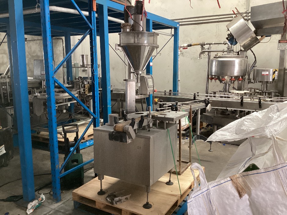 Auger Filler With Conveyor