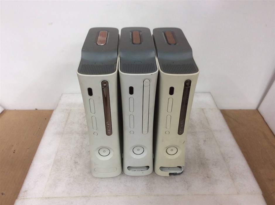 Microsoft Xbox 360 Mixed Models Game Consoles (Lot of 3)