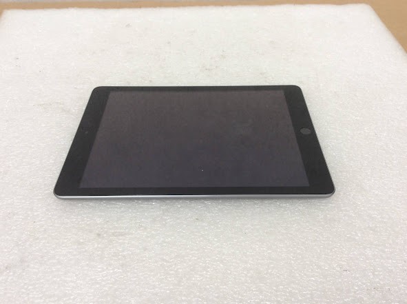 APPLE iPad 5 (A1822) Tablet 32GB