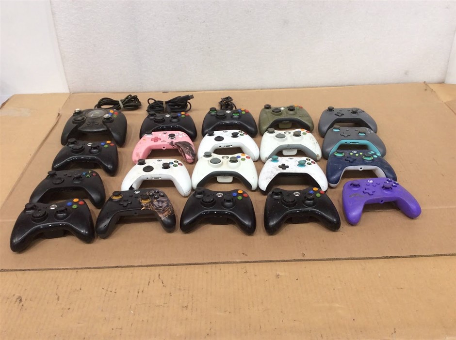 Microsoft Xbox 360 & Xbox One Game Controllers (Lot of 20)