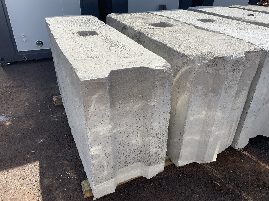 Pair of Concrete Blocks – 2100mm x 1000mm x 600mm
