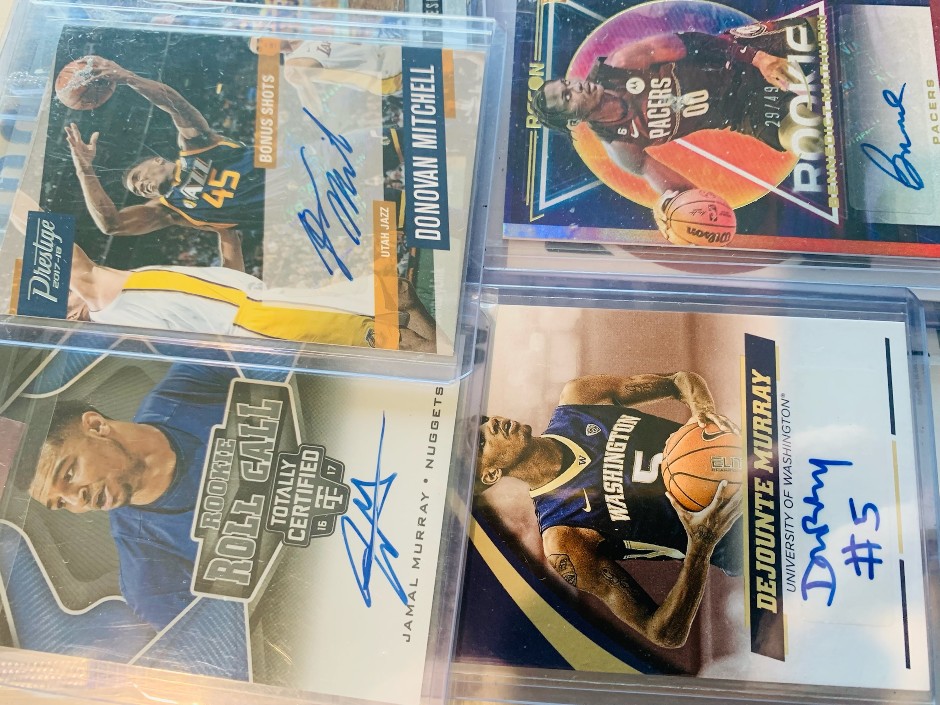 Around 3500 sports trading cards