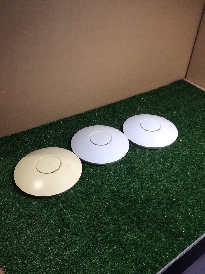 Ubiquiti UniFi Wireless Access Points (Lot of 3)