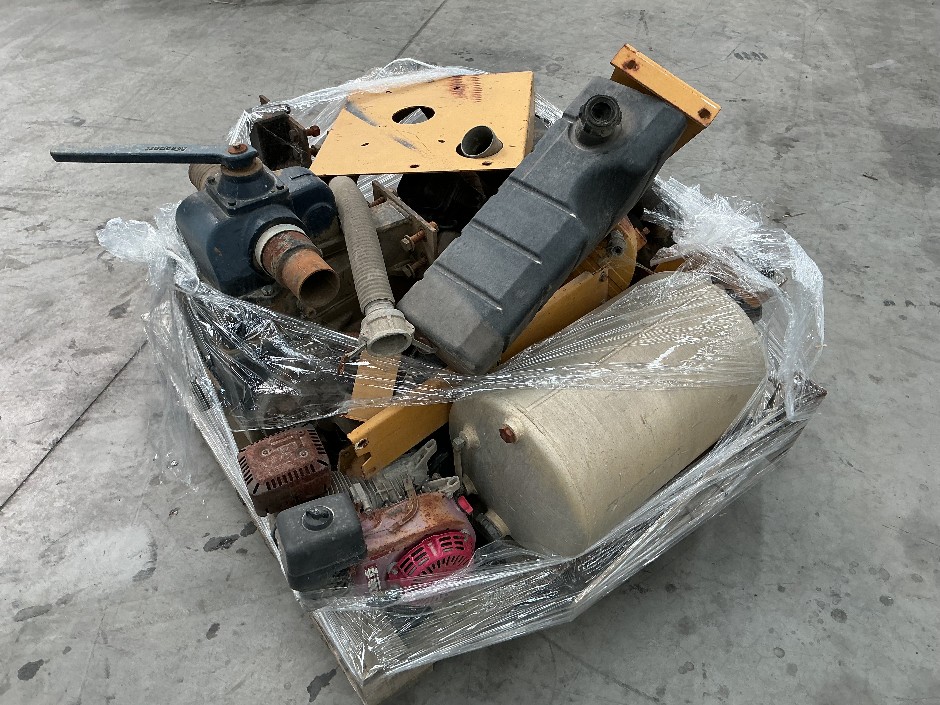 1 X Pallet of Pumps,Tanks & Small Motors