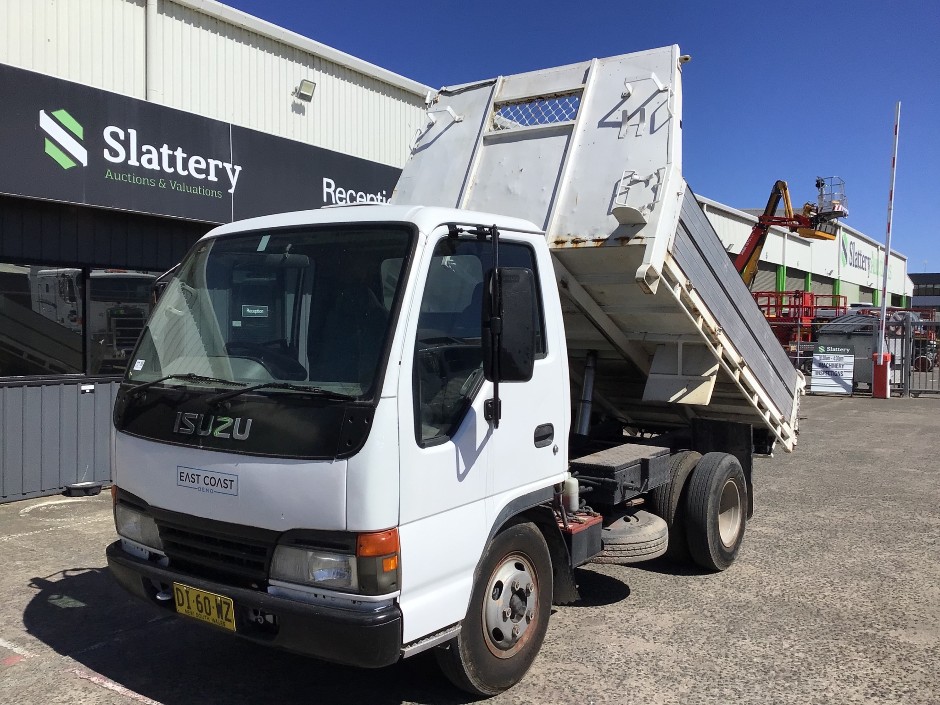 2003 Isuzu NPR N3  4x2 Tipper