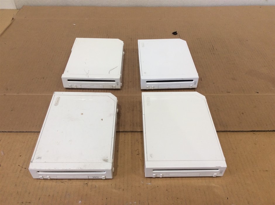 Nintendo RVL-001 Wii Game Consoles (Lot of 4)