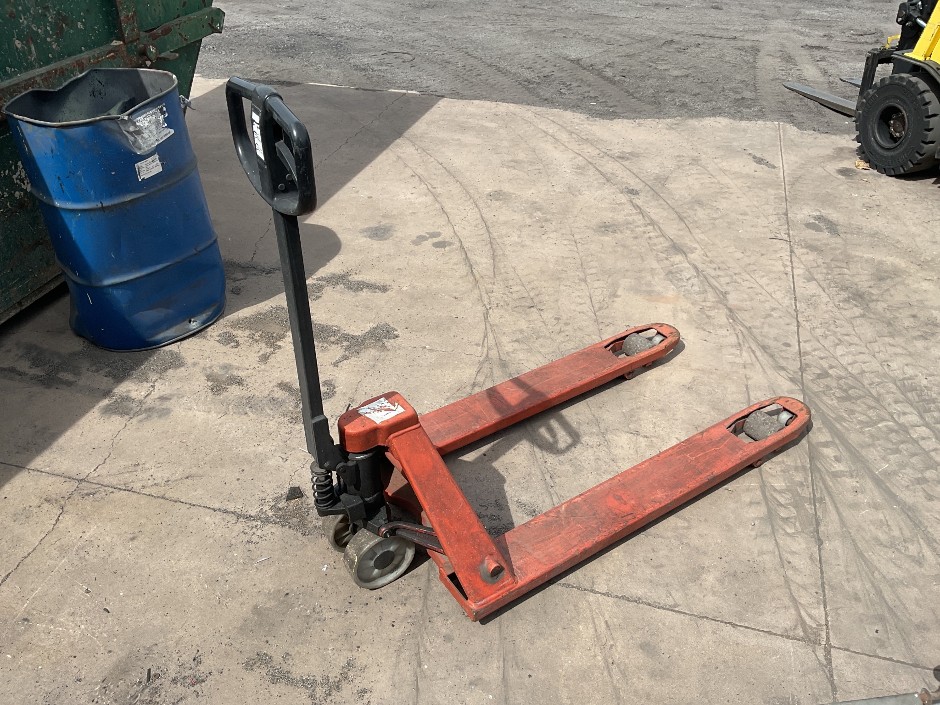BT LHM230 Pallet Jack