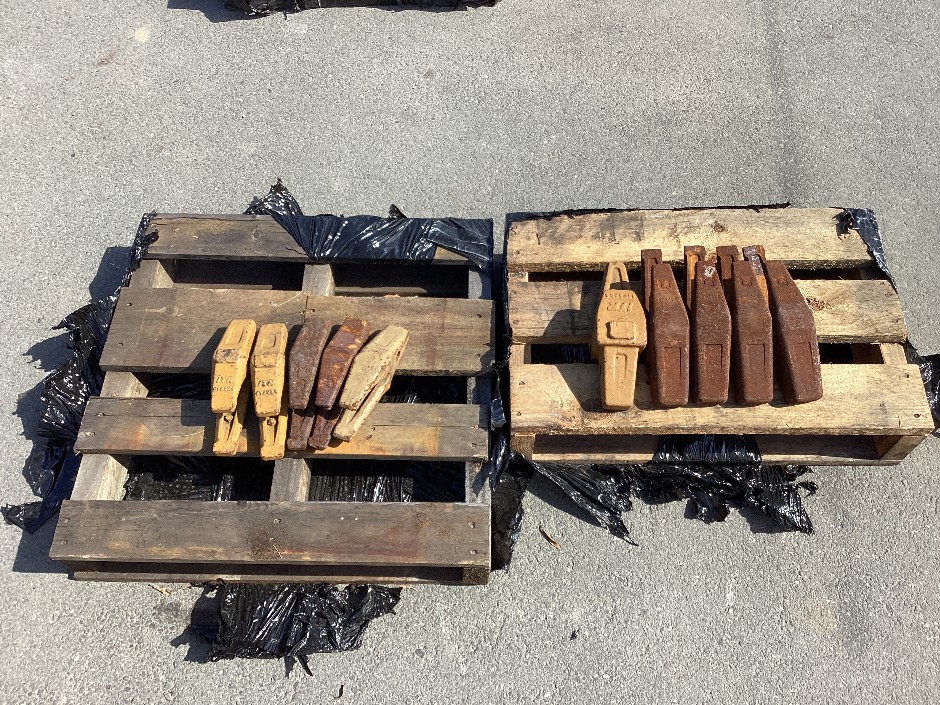 Earthmoving Machinery Attachment Parts x 2 Small Pallets