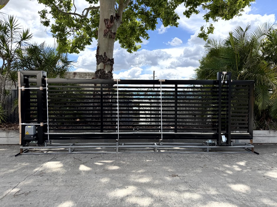 1 x 6M Electric Sliding Gate