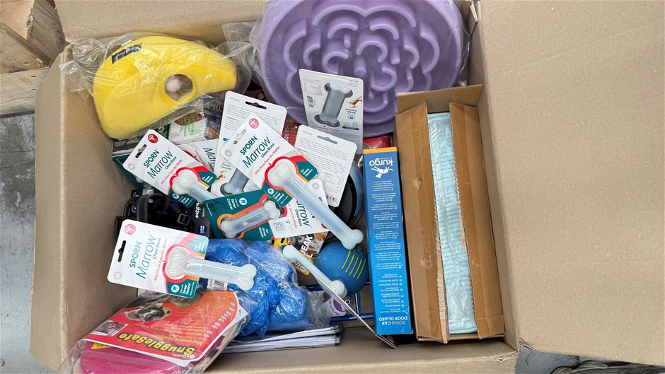 Assorted Box of Pet Items incl: Slow Feeder, ZippyPaws, Sporn Marrow etc. N