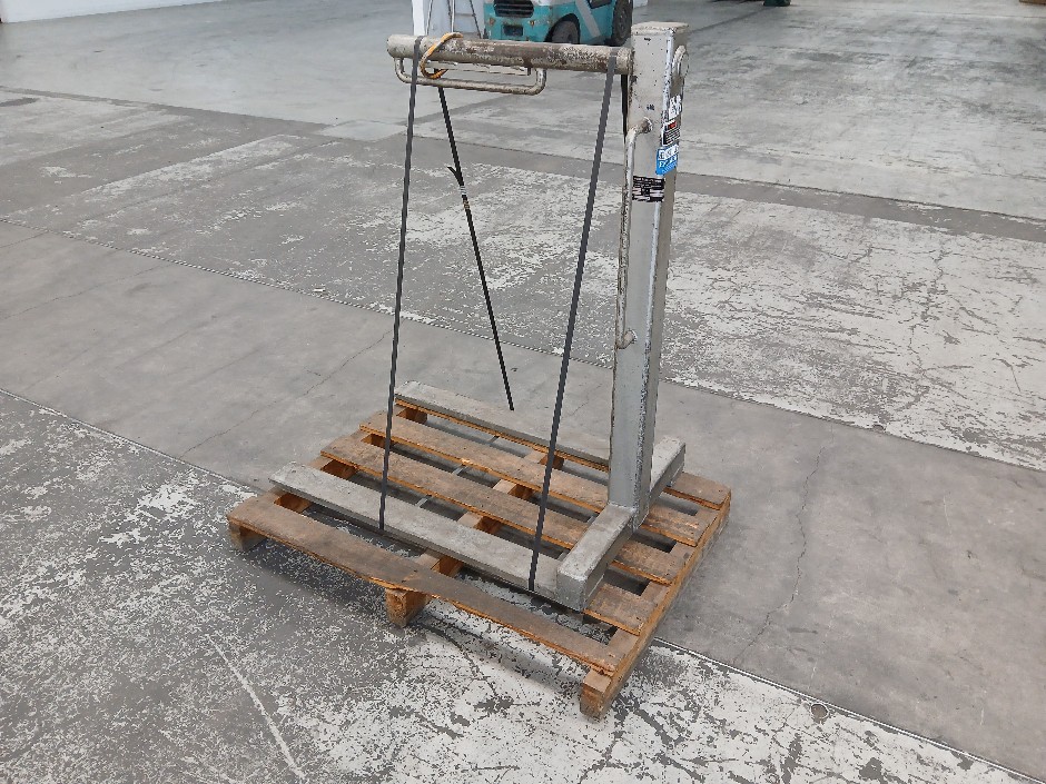 East West Engineering Manual Winch Lift