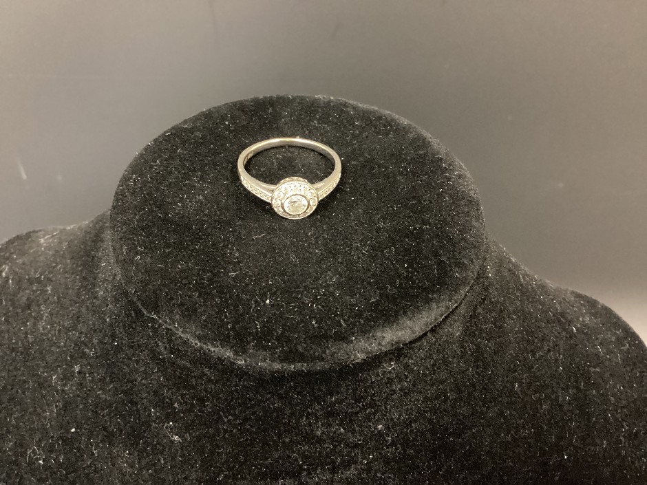 1 x Stamped 18ct White Gold, MHJ, Diamond Cluster Ring Auction (0031 ...