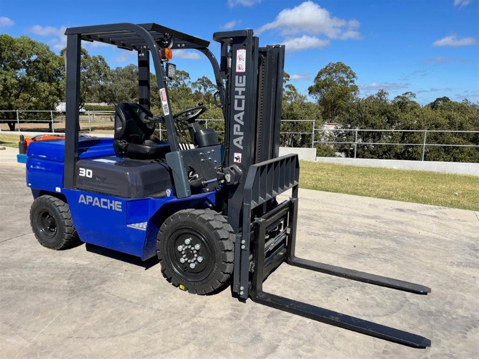 Standard Diesel Forklift(Unused)