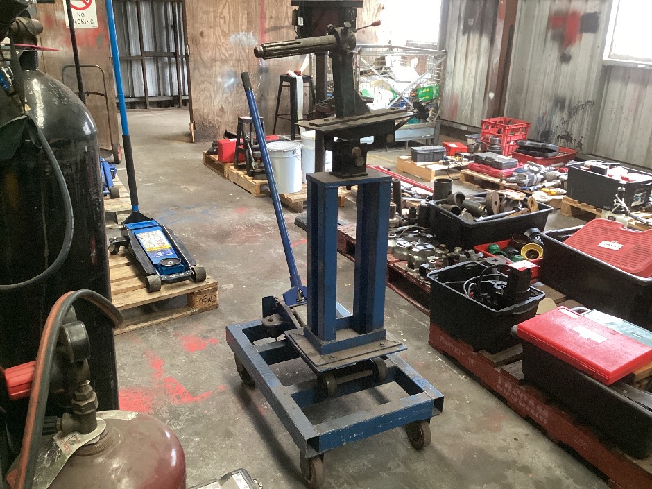 Fabricated Clutch Jack