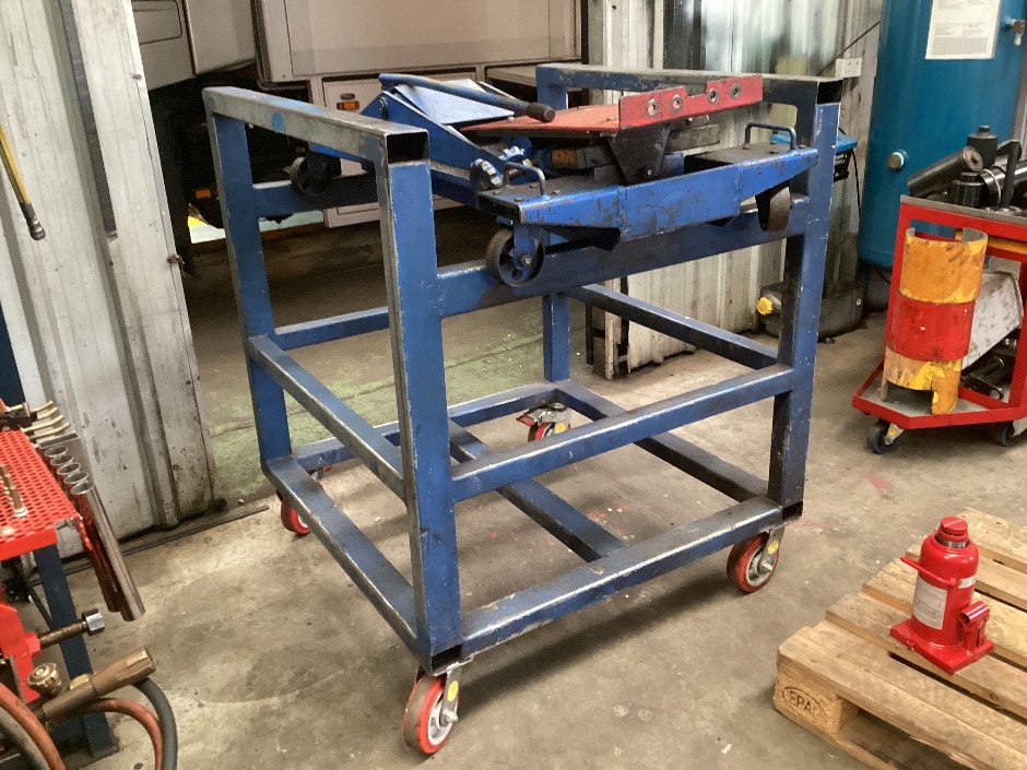 Gear Box Jack With Fabricated Trolley