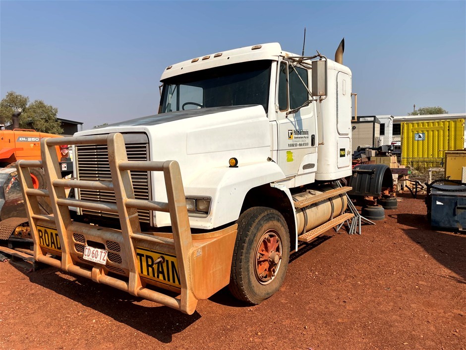 1990 Frighterliner FL112 Prime Mover