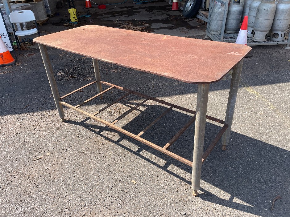 Heavy Duty Metal Work Bench with Lower Shelf