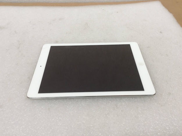 Apple iPad Air 1 (A1474) Tablet 32GB