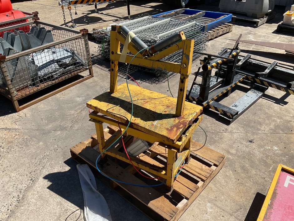 Industrial Pneumatic Lift Roller Assembly on Stand