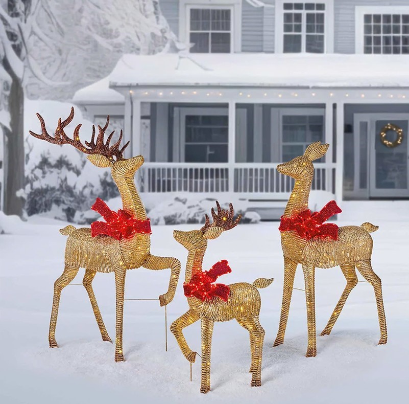 Deer Family with Twinkle Lights. NB: Condition unknown.  Important Notice