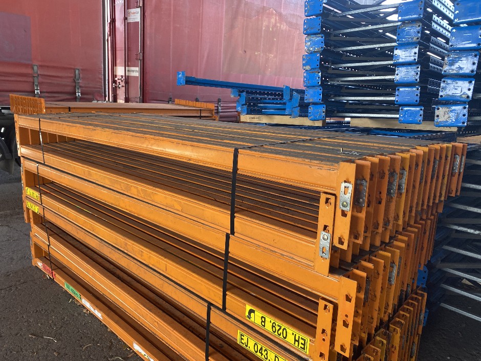 Pallet Racking Load Beams Auction (0125-23502724) | Grays Australia