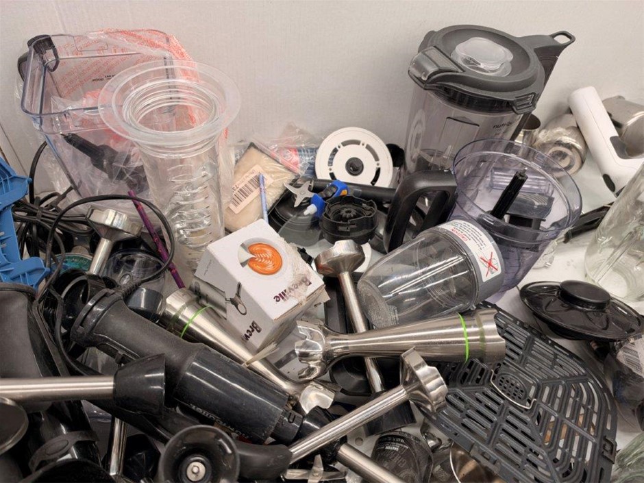 Assorted Pallett of Kitchen Appliances Parts (As pictured). NB: Items may n