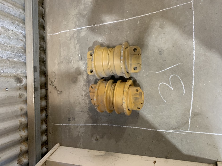 Track Rollers to suit Cat D3K2 dozer