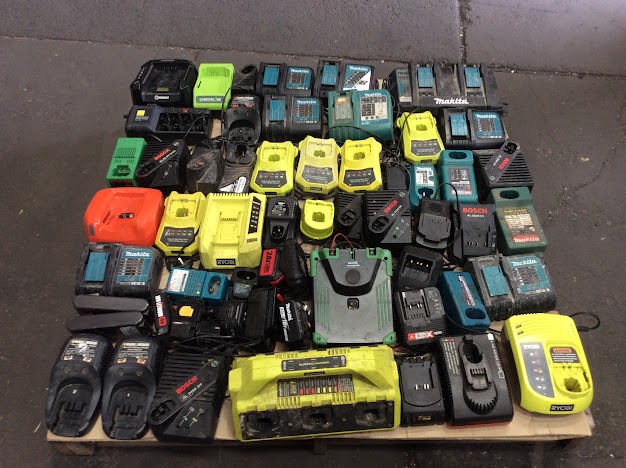 Bosch/Ryobi/Makita Mixed Brand and Model Power Tool Battery Chargers