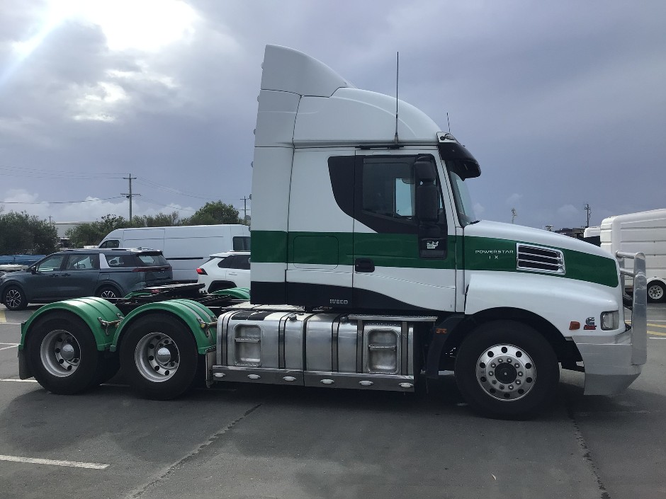 Iveco Powerstar   6x4 Prime Mover