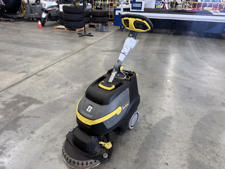 KARCHER BR 35/12 C BP WALK BEHIND SCRUBBER