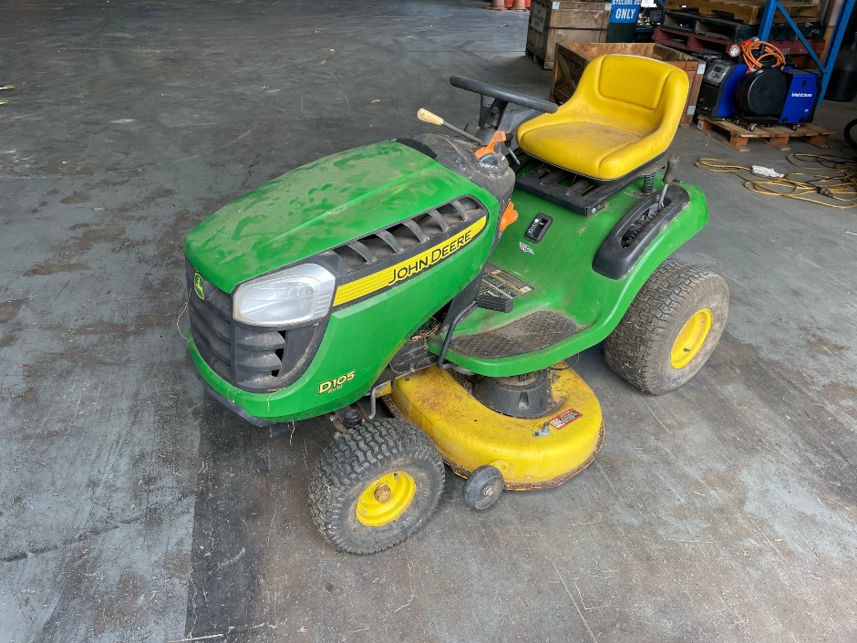 2015 500cc John Deere Ride-On Lawn Mower