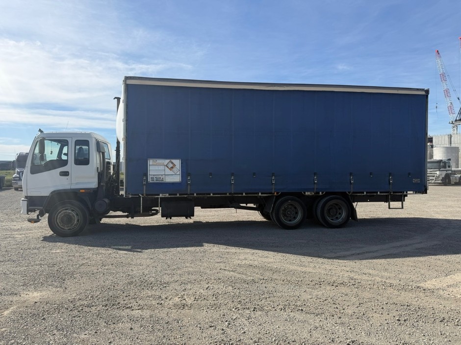 1997 Isuzu FVM1400   6x4 Curtainsider