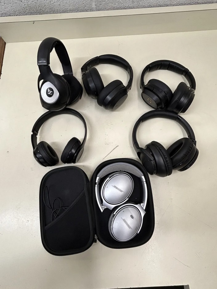 6 x Assorted Wireless Headphones Includes