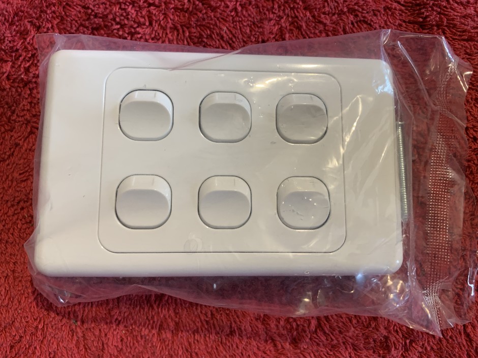 2 x Boxes of Jinhang 6 Gang Switches, Horizontal