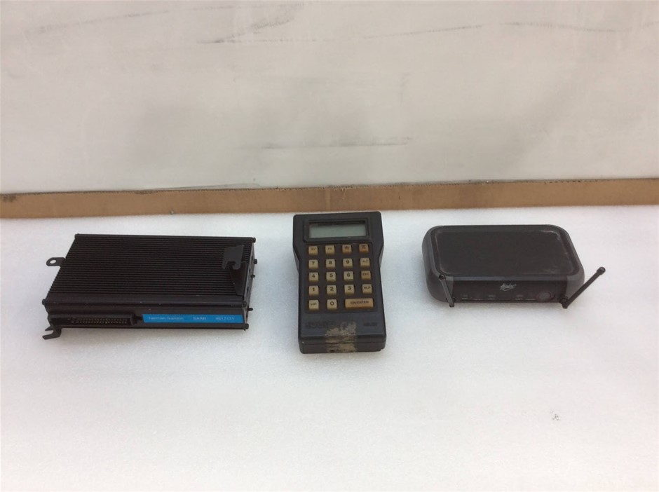Saab Diagnostic Amplifier, ISAT Tool & Microphones (3 Lots)