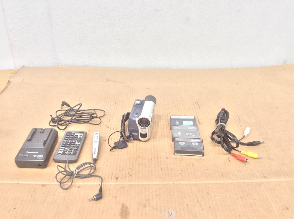 Panasonic NV-GS15GN MiniDV Digital Video Camcorder With Batteries & Accesso