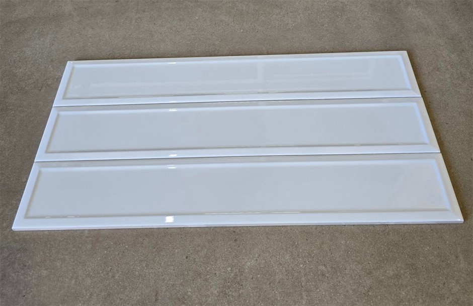13.68m² of Decorative White Frame Gloss Wall Tiles 100x605x9.5mm