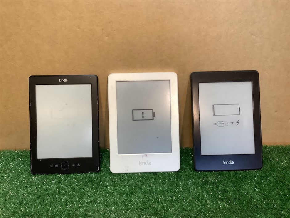 Amazon Kindle EV21 / WP63GW E-readers (Lot of 3)