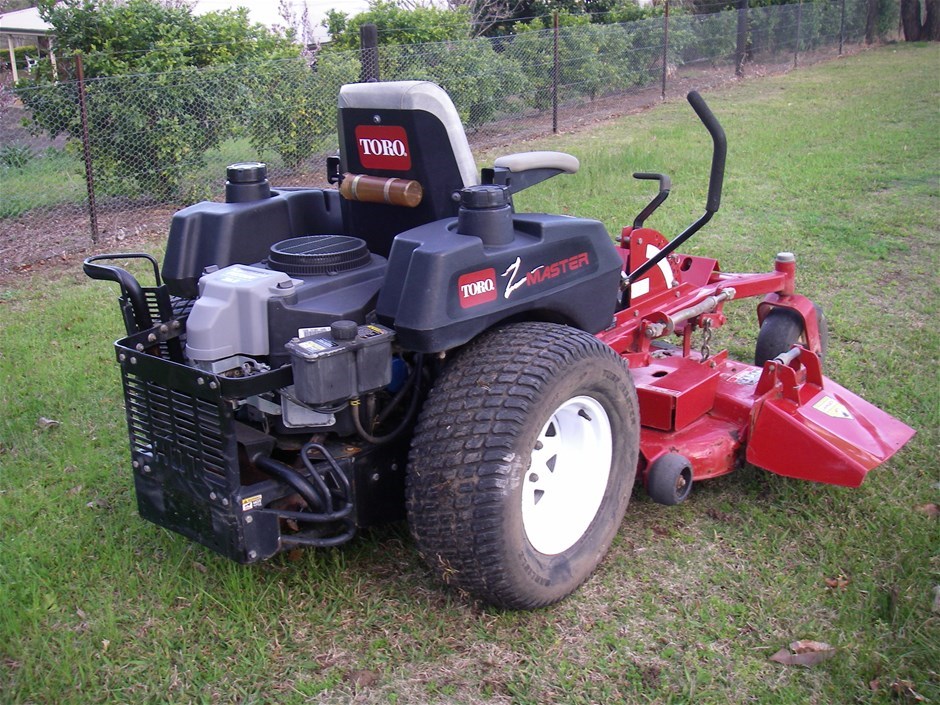 Toro Z Master 153 Zero Turn Mower, 52 inch cutting deck, showing 816 ...