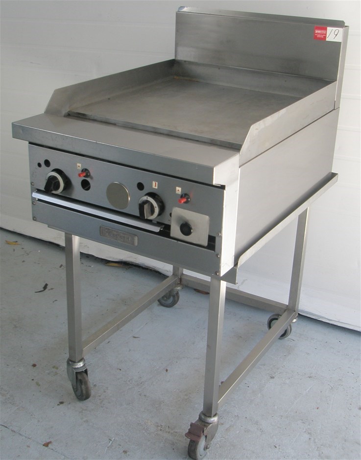 Garland Gas 600mm Grill Hot Plate current model on stainless steel