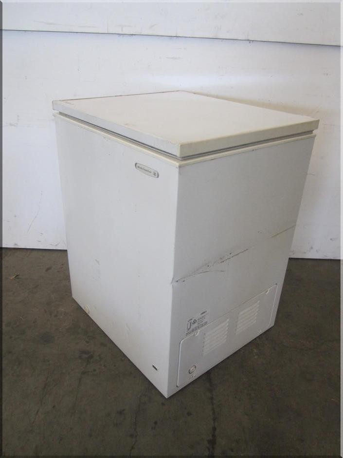 Kelvinator chest freezer, approx 200 litre, 720mm x 660mm x 900mm