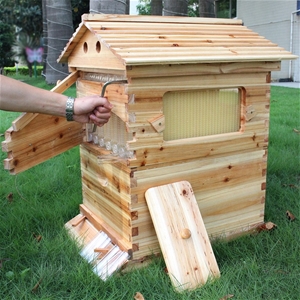 Wooden Beekeeping Beehive House + 7PCS U
