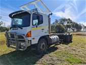 2003 Hino FM1J 4 x 2 Cab Chassis Truck