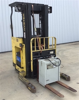 Unreserved Hyster N30XMDR Narrow Aisle Reach Forklift